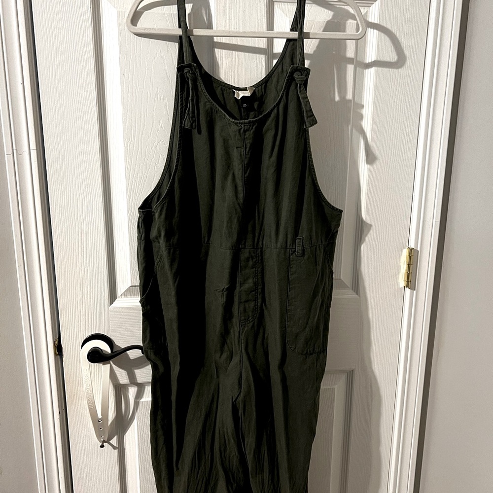 Green Jumpsuit w/ Pockets